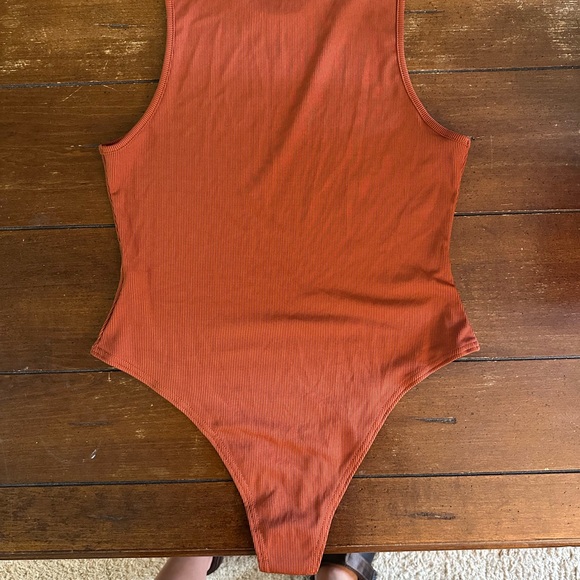 Rust Ribbed Bodysuit - Picture 2 of 2